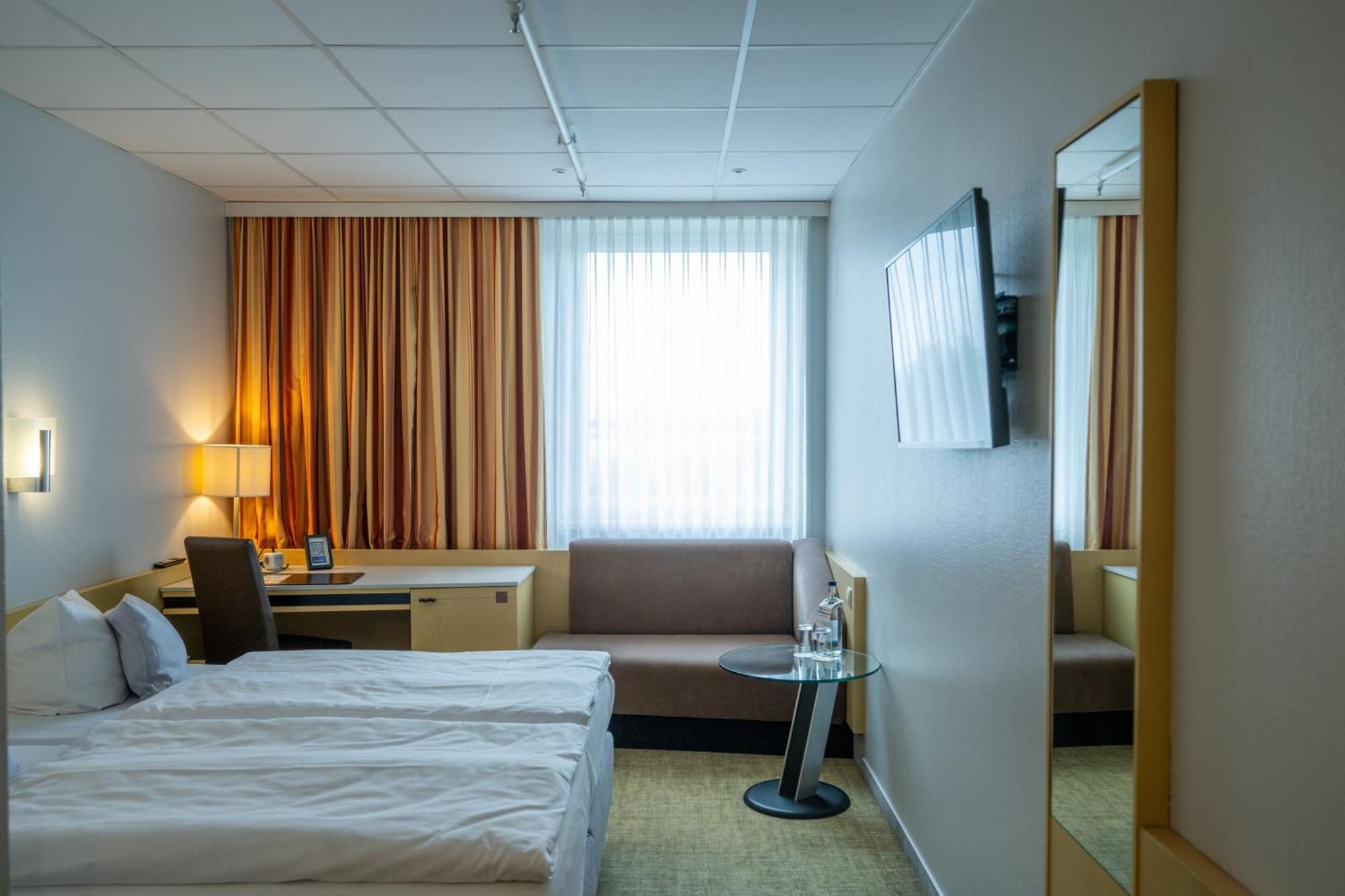 Best Western Hotel Prisma Neumuenster Luaran gambar